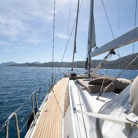 Hka Neta Yachting Båthotell *