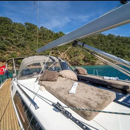 Hka Neta Yachting Botel *
